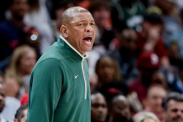 利拉德复出空砍28分 步行者大胜4-2淘汰雄鹿