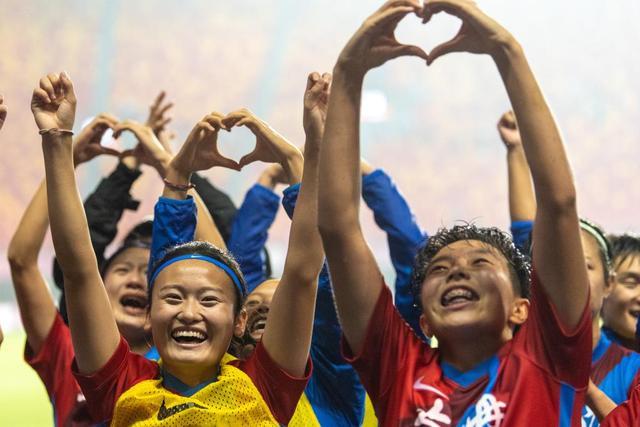 记者谈老佛爷金球奖言论：他患有梅西恐惧症