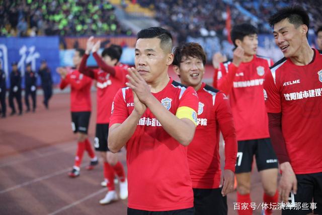 雷迪克公布湖人新赛季首发阵容：詹眉拉里八村